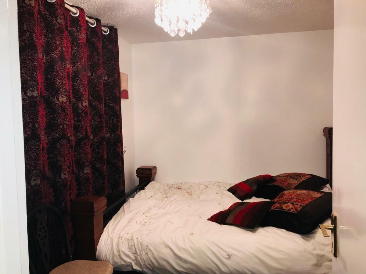 Modern Cosy Room With Private Bathroom Harrow Eksteriør bilde
